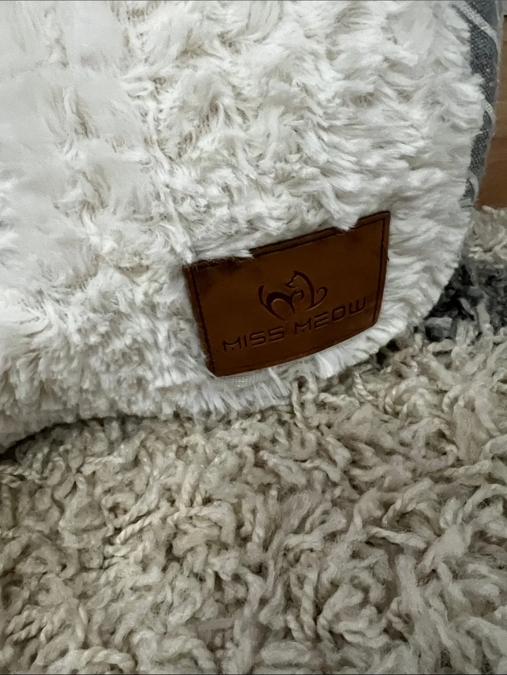 Plush White & Gray Cozy Pet Cave Bed
